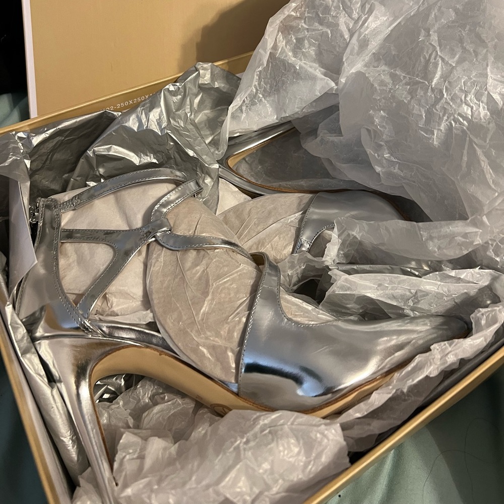 Michael Kors Catia pump